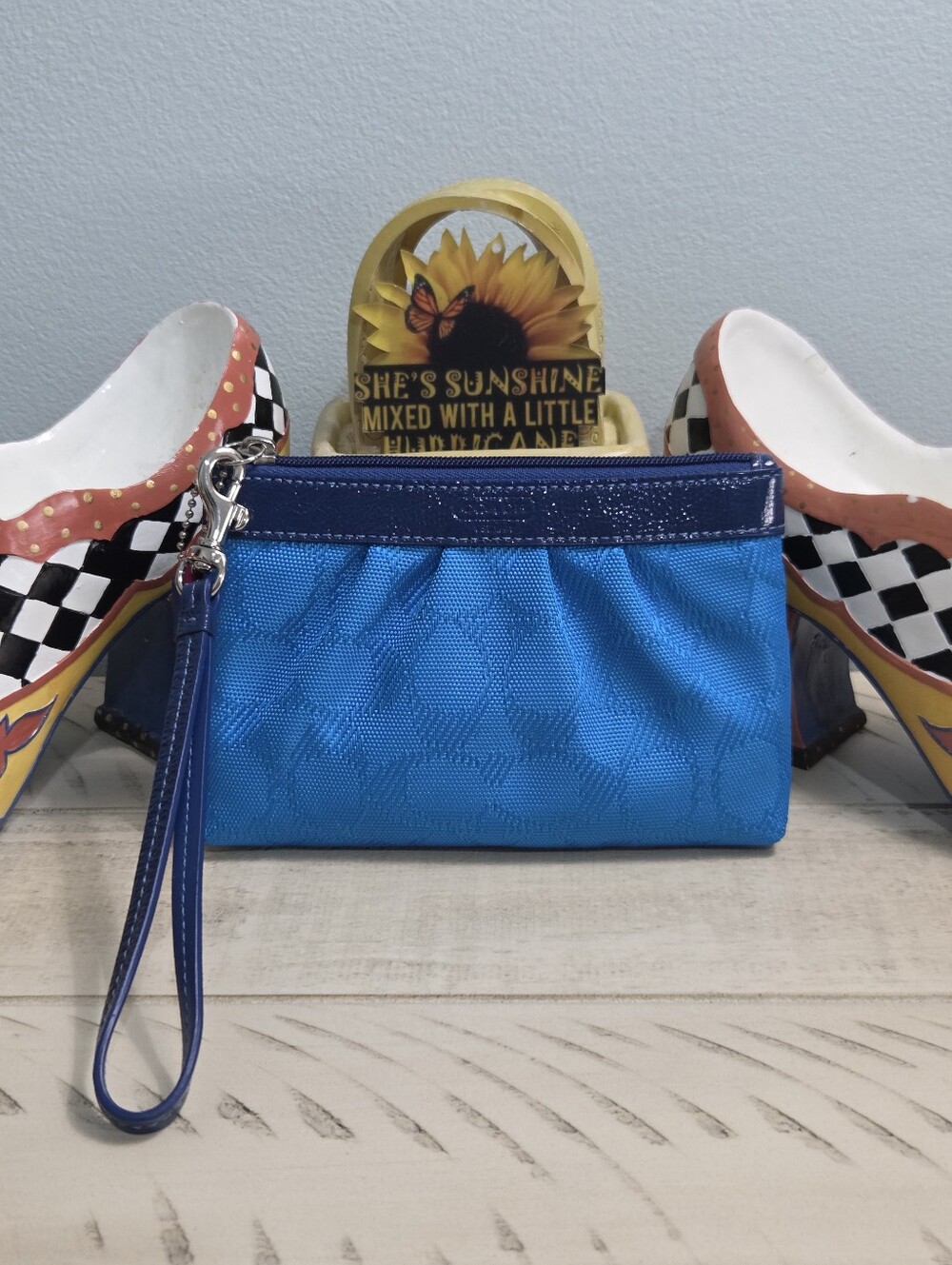 Coach Y2K Electric Blue Signature Pleated Wristlet Navy Trim, EUC